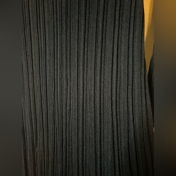 Long fitted knit dress - Picture 11 of 13